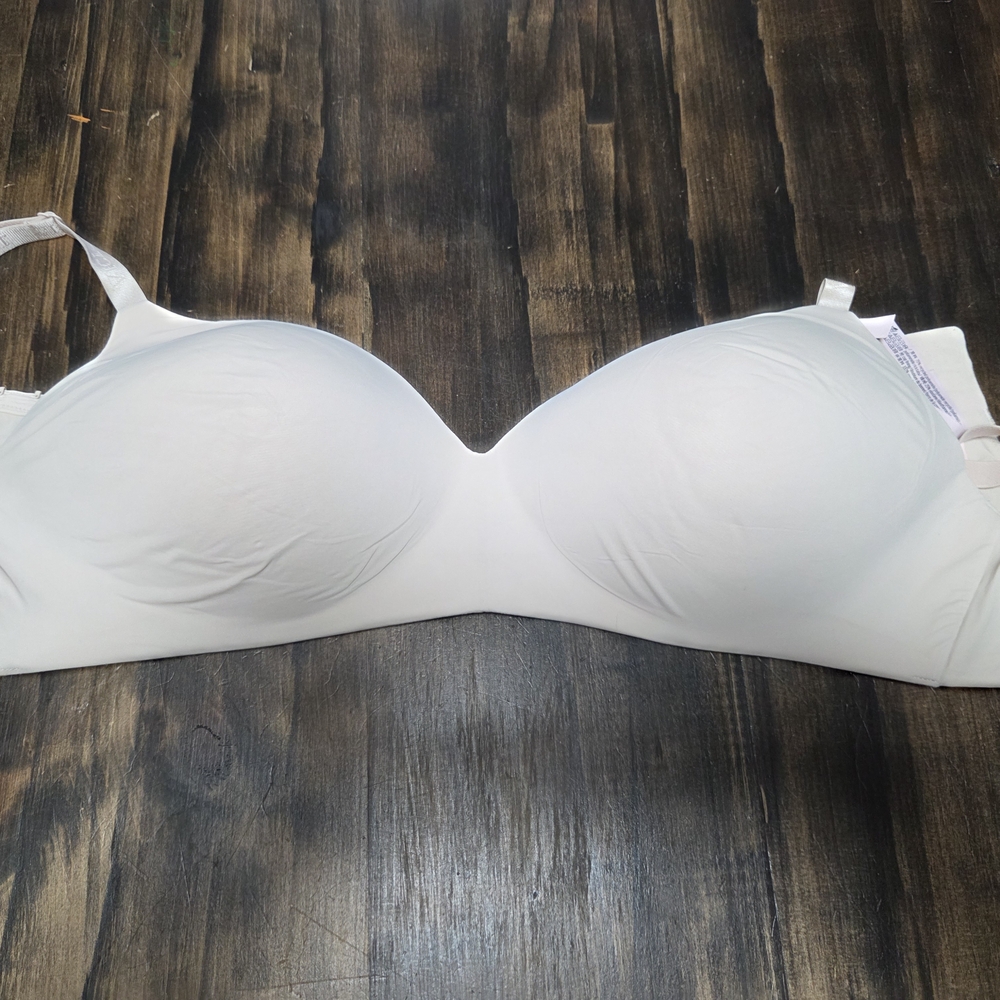 Victoria's Secret Cream Bra